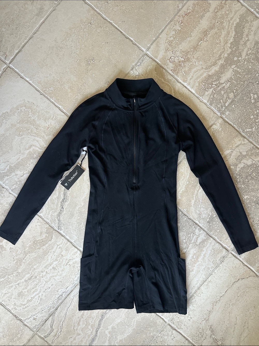 Aritzia TNA Breathe Hero